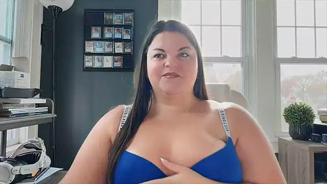 PlayWithBrittany online show from November 7, 4:51 pm