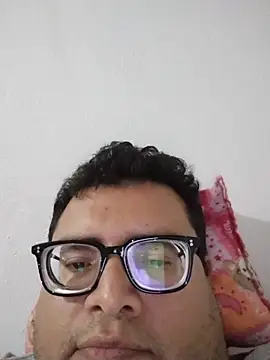 Santiagoqro85 online show from March 12, 3:45 am