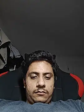 Snapshot of eyepach96 chatting on November 9, 1:37 am eyepach96 online show from November 9, 1:37 am