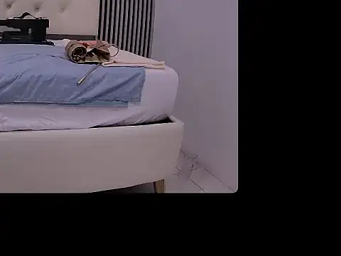 lia carters online show from September 27, 2:05 am