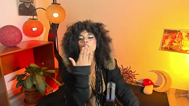 Snapshot of Raven_luv chatting on May 29, 4:43 am Raven luv online show from May 29, 4:43 am