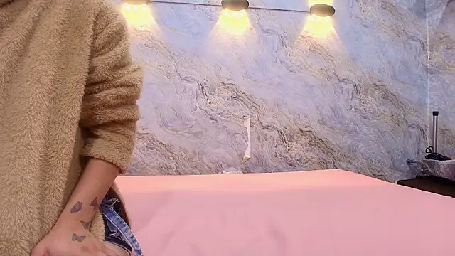 abbyrouss  online show from October 29, 3:31 am