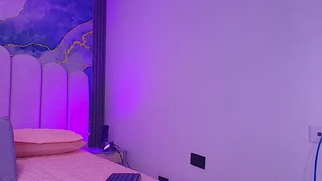 abbyrouss  online show from April 10, 4:06 am