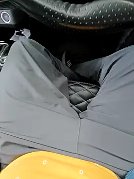 Snapshot of Famit025 chatting on January 7, 6:27 am Famit025 online show from January 7, 6:27 am