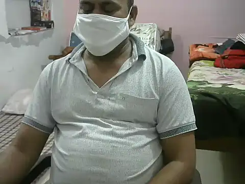 Snapshot of Famit025 chatting on February 7, 5:05 pm Famit025 online show from February 7, 5:05 pm