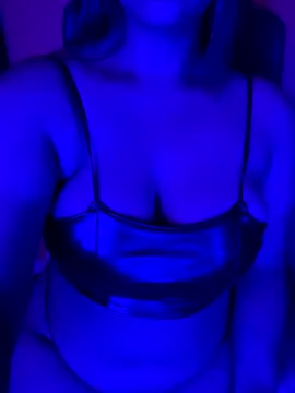 Snapshot of Cute_Rose_9 chatting on September 22, 5:48 pm Cute Rose 9 online show from September 22, 5:48 pm