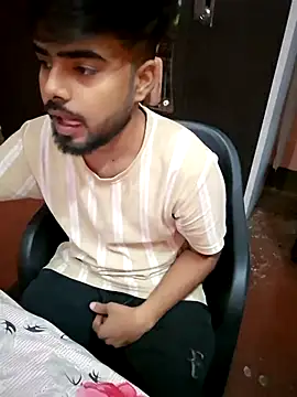 soniriyaa010101 online show from April 22, 6:20 pm