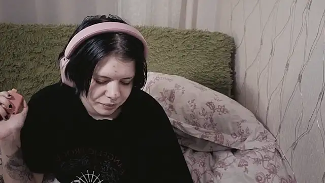 Alice Zev online show from May 1, 2:05 am