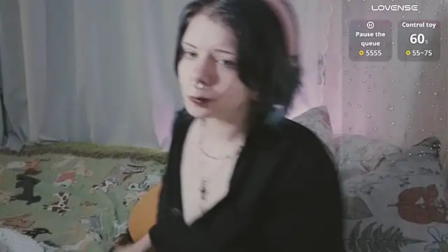 Snapshot of Alice_Zev chatting on June 2, 12:12 am Alice Zev online show from June 2, 12:12 am
