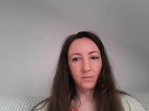 Snapshot of Valessya chatting on May 3, 8:31 am Valessya online show from May 3, 8:31 am