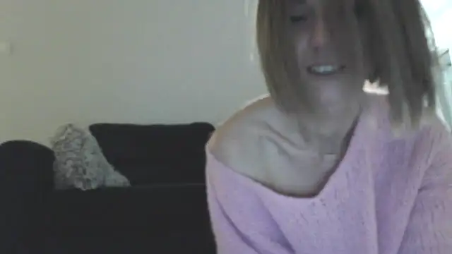 Snapshot of MadMadelin chatting on November 8, 2:45 am MadMadelin online show from November 8, 2:45 am