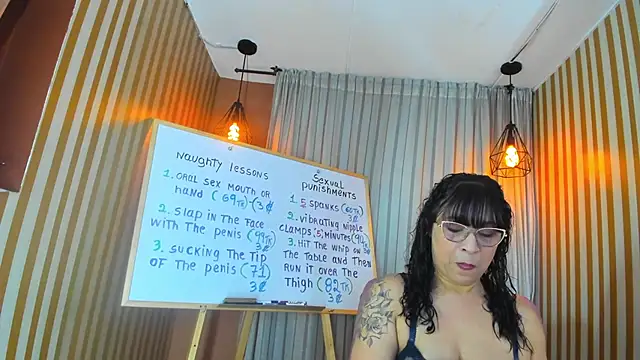 Snapshot of Jenni_Zeller chatting on October 3, 10:56 am Jenni Zeller online show from October 3, 10:56 am