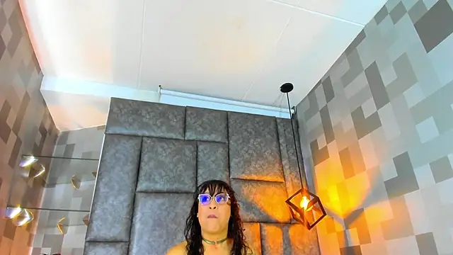 Snapshot of Jenni_Zeller chatting on October 7, 11:18 am Jenni Zeller online show from October 7, 11:18 am