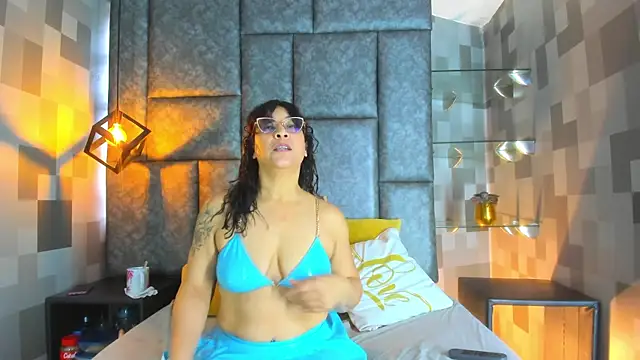 Snapshot of Jenni_Zeller chatting on October 11, 12:26 pm Jenni Zeller online show from October 11, 12:26 pm