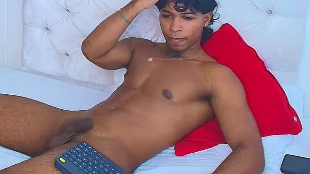 Snapshot of cassian_gold chatting on June 9, 5:46 pm cassian gold online show from June 9, 5:46 pm