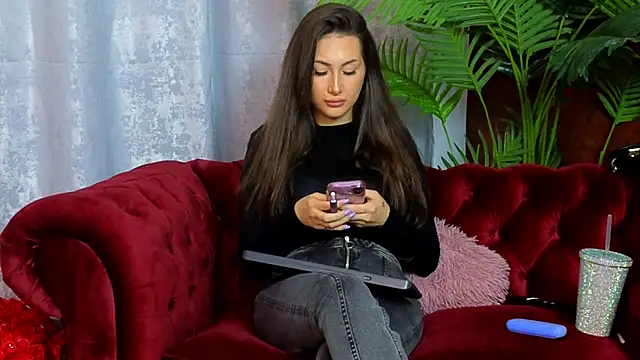 CanndyChloe online show from October 2, 6:53 am