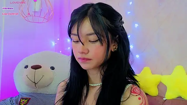 april bennett online show from March 27, 1:00 pm