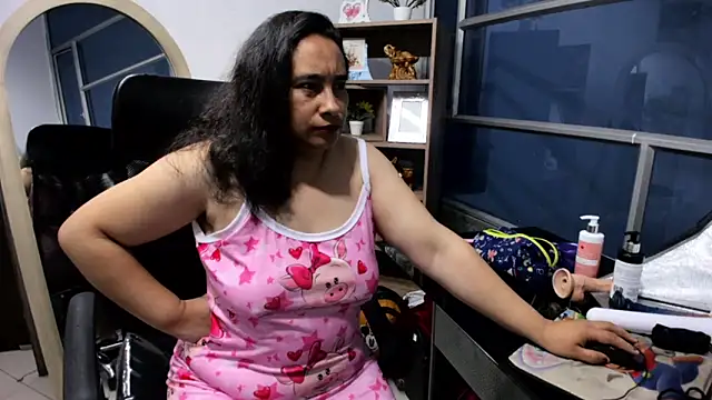 LeilaSmith  online show from April 20, 11:02 am