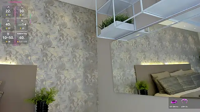 VictoriaShelby online show from March 4, 11:49 am