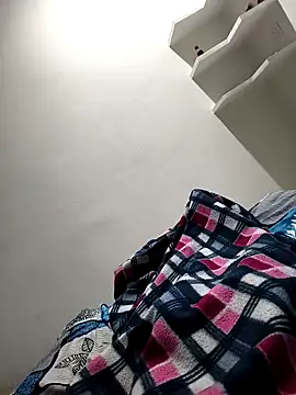 Snapshot of Chanderi19 chatting on October 9, 3:32 pm Chanderi19 online show from October 9, 3:32 pm