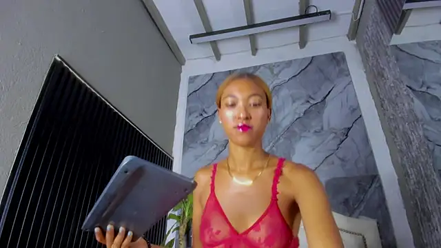 Snapshot of Alisha_Ebonyy chatting on September 11, 1:00 pm Alisha Ebonyy online show from September 11, 1:00 pm