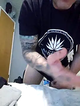 Snapshot of maxelbueno chatting on September 12, 9:37 pm maxelbueno online show from September 12, 9:37 pm