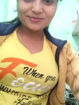 Hot-Pooja25 online show from January 6, 6:17 am