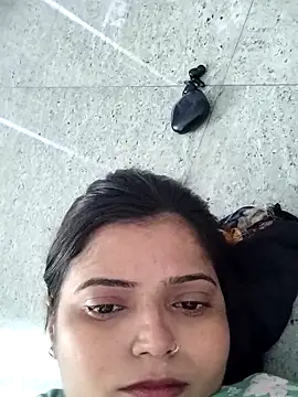 Hot-Pooja25 online show from April 13, 8:42 am