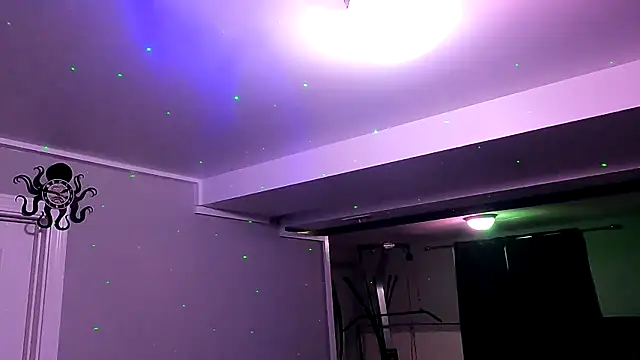 Snapshot of Mickelangello75 chatting on October 14, 1:12 pm Mickelangello75 online show from October 14, 1:12 pm