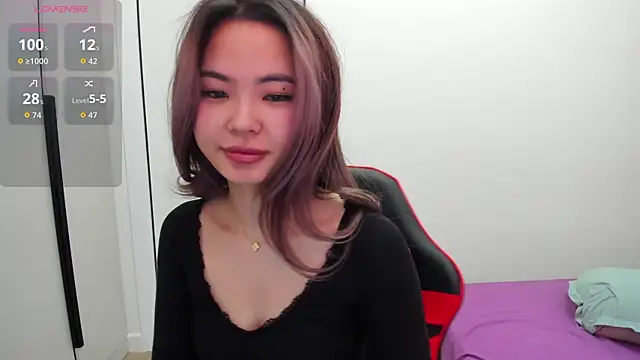 Snapshot of Maakimita chatting on February 14, 7:27 am Maakimita online show from February 14, 7:27 am