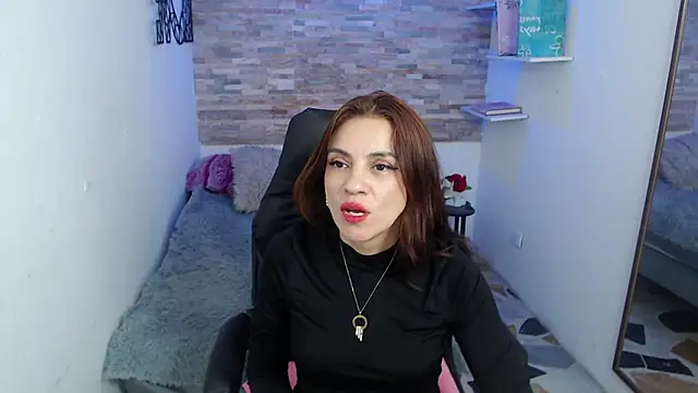 KendallWood  online show from September 16, 8:10 pm