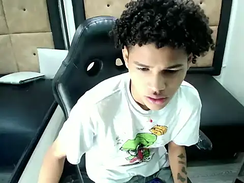 Snapshot of BrindyMichell chatting on October 16, 7:26 pm BrindyMichell online show from October 16, 7:26 pm