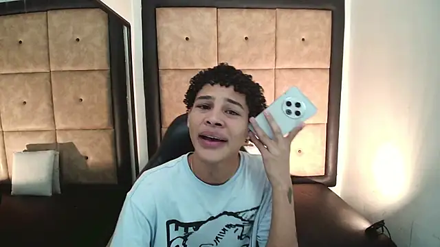 Snapshot of BrindyMichell chatting on October 17, 6:54 pm BrindyMichell online show from October 17, 6:54 pm