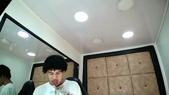 Snapshot of BrindyMichell chatting on October 20, 6:52 pm BrindyMichell online show from October 20, 6:52 pm