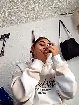 Snapshot of Lia_Teen chatting on October 11, 4:05 pm Lia Teen online show from October 11, 4:05 pm