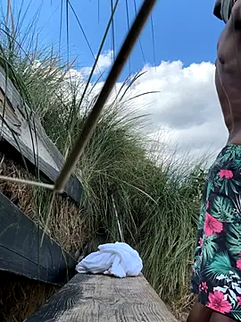 toy-boyluv online show from October 6, 6:38 pm