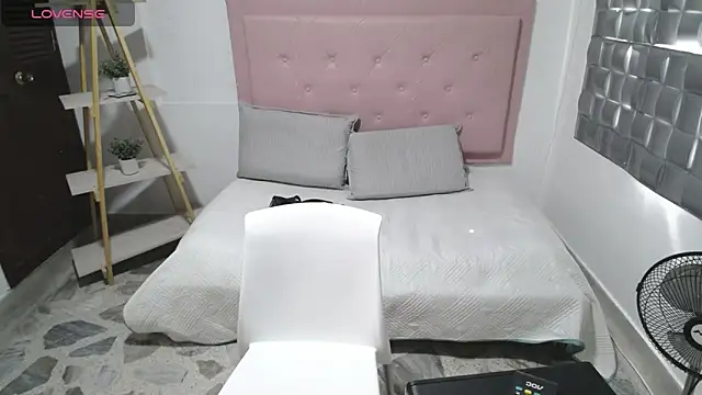 Dulce  Lovee online show from November 9, 2:37 pm