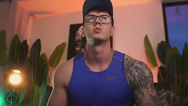 Thomas Falcon online show from December 1, 10:48 pm