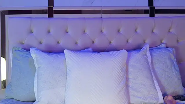 Cameron Hearts online show from April 22, 12:28 pm