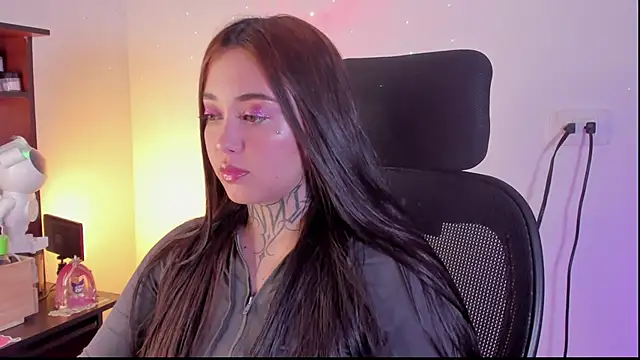 SofiaBermudez online show from October 18, 1:30 am