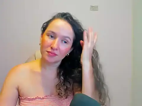 butterflyfree1 online show from September 30, 11:43 pm