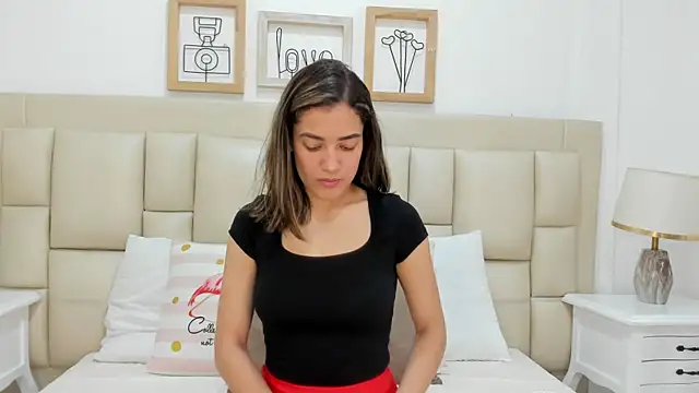 Skylerwhite02 online show from February 13, 7:54 pm