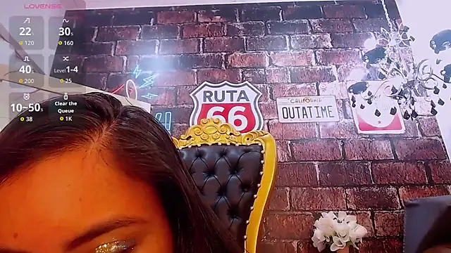 Snapshot of ClaraLara chatting on October 4, 12:03 pm ClaraLara online show from October 4, 12:03 pm