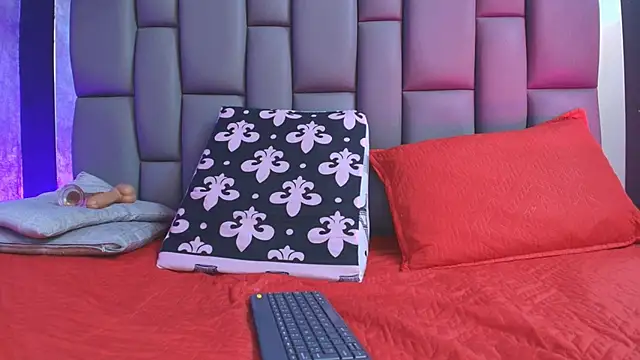 kissme luna online show from September 12, 7:14 pm