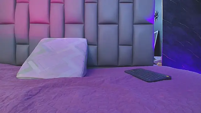 kissme luna online show from September 25, 7:06 pm