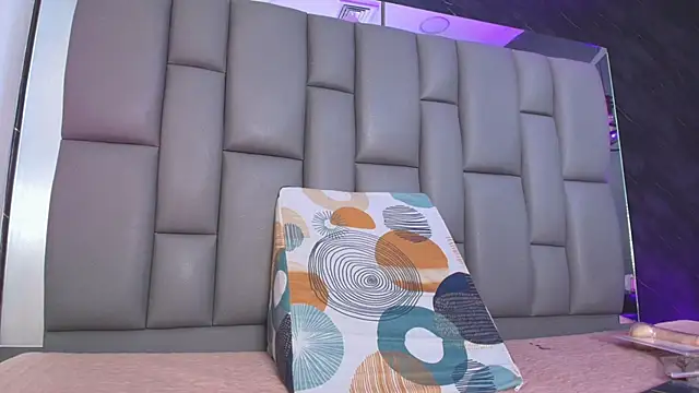 kissme luna online show from November 13, 7:13 pm