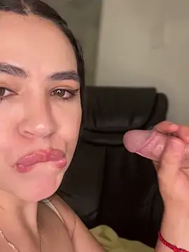 Snapshot of Gringo_XXX_Latina chatting on September 19, 4:36 am Gringo XXX Latina online show from September 19, 4:36 am