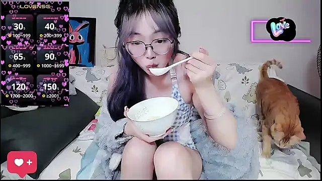 baby-yaya20 online show from October 27, 11:31 pm