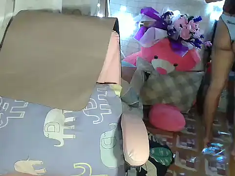 Snapshot of Sweet_Asian25 chatting on December 15, 10:04 pm Sweet Asian25 online show from December 15, 10:04 pm