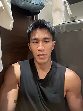 Snapshot of gooodboiii chatting on April 28, 4:01 pm gooodboiii online show from April 28, 4:01 pm